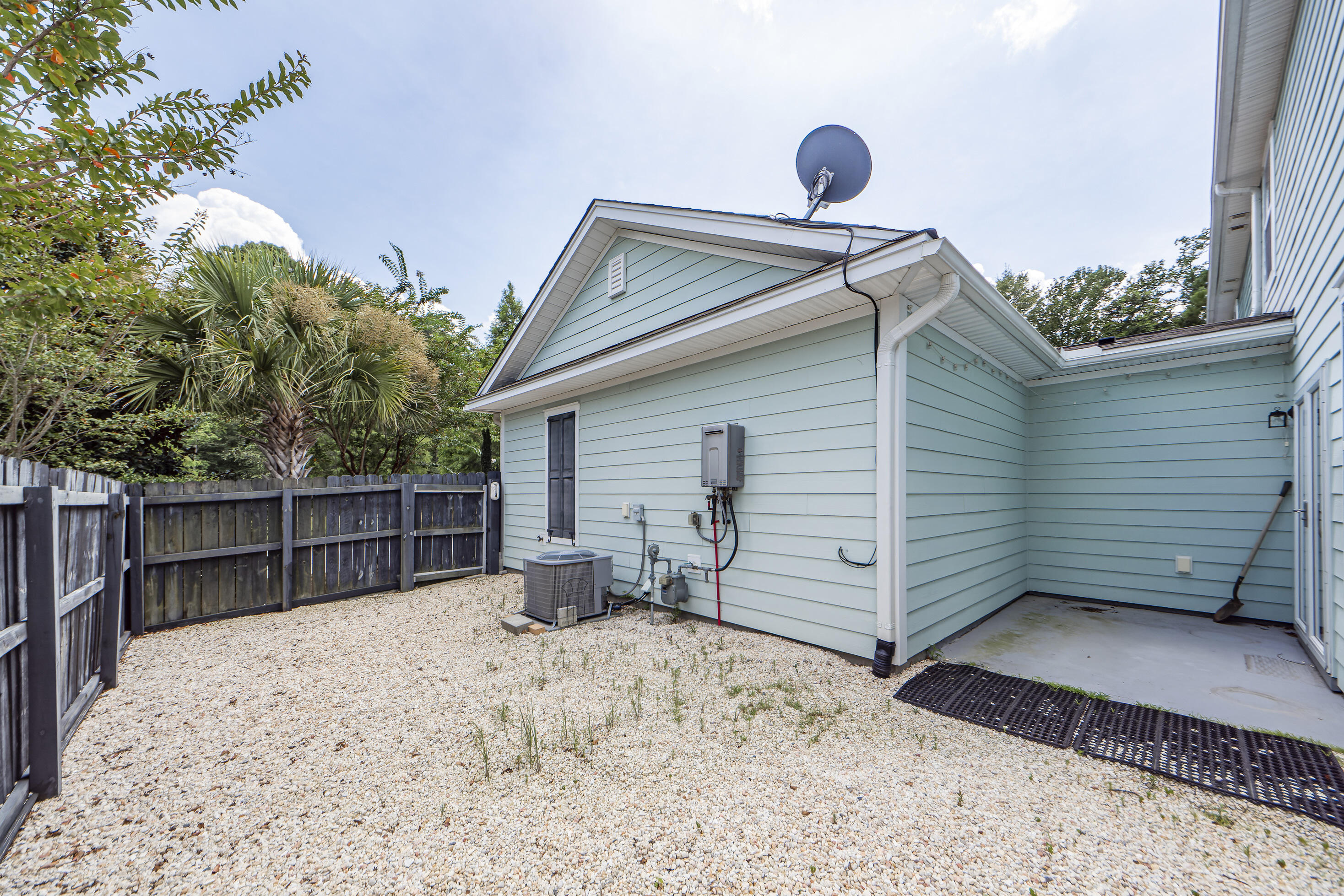 2052 Promenade Court Mount Pleasant, SC 29466 - Photo 40 of 43 p40
