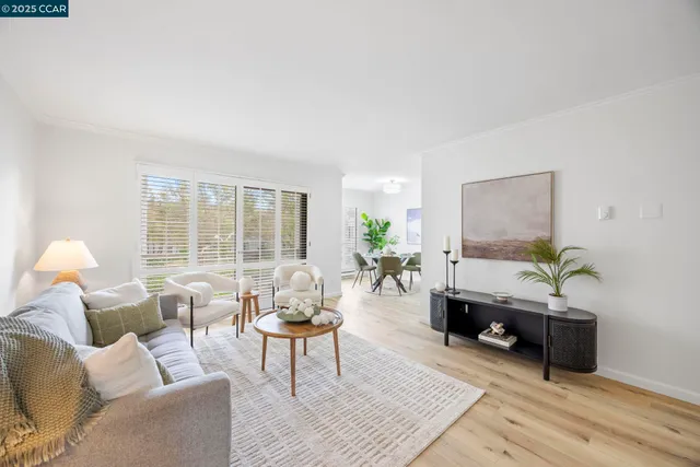 $379,950 | 4 Commodore Drive, Unit D335, Emeryville, CA 94608