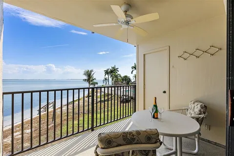 $425,000 | 6322 Palma Del Mar Boulevard South, Unit 209, St. Petersburg, FL 33715