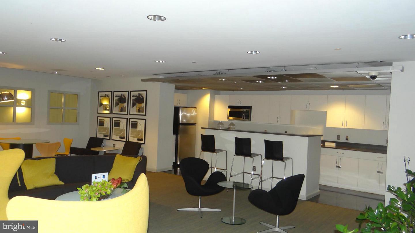 1300 N Street Northwest, Unit 812 Washington, DC 20005 - Photo 18 of 20 Building amenities