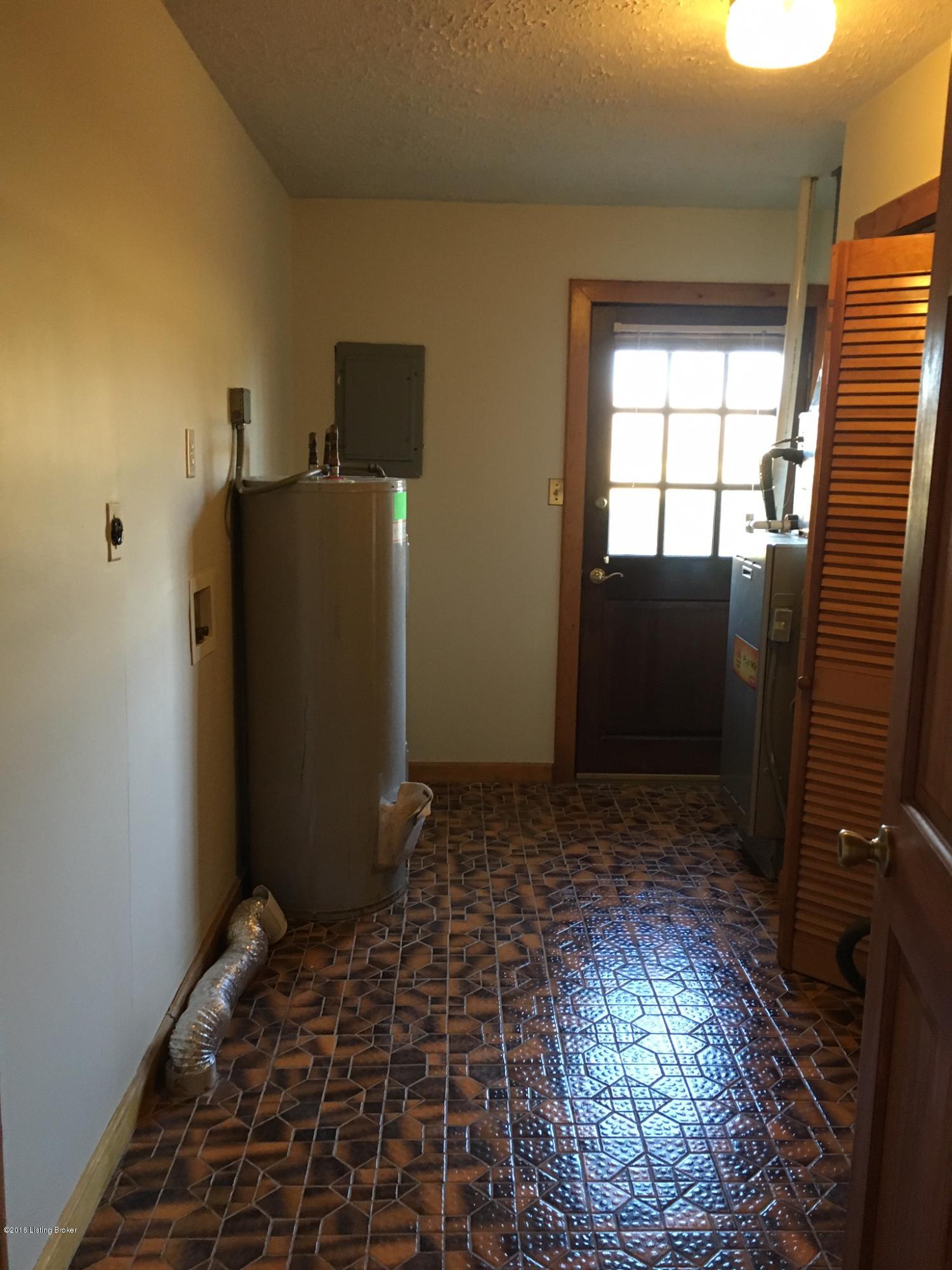 469 Travis Road Taylorsville, KY 40071 - Photo 8 of 20 image