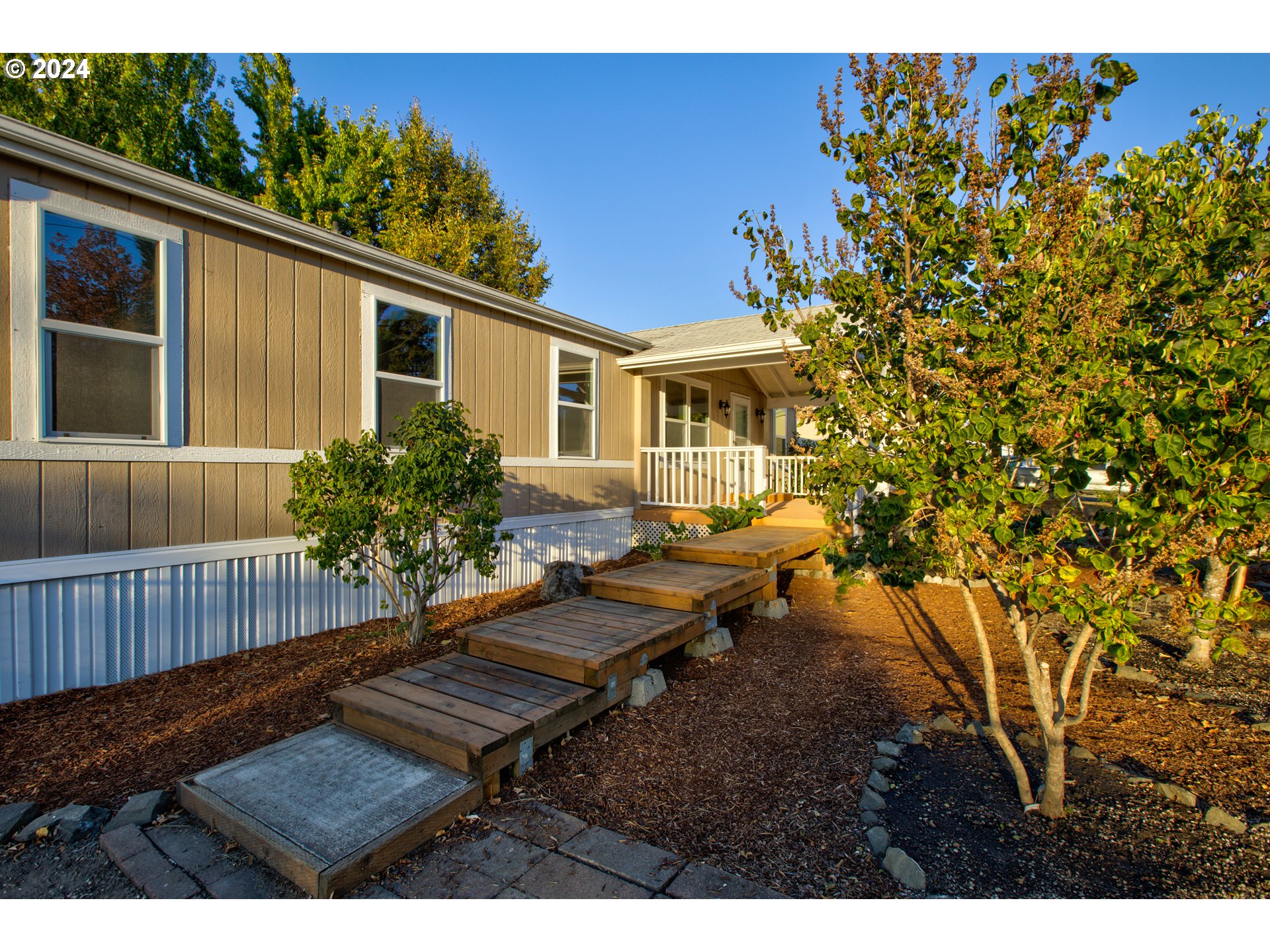 2438 Austin Road Roseburg, OR 97471 - Photo 4 of 48 a view of a backyard with sitting area