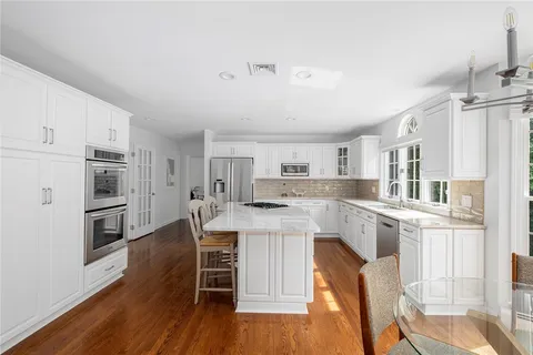 $1,295,000 | 215 Watch Hill Drive, East Greenwich, RI 02818