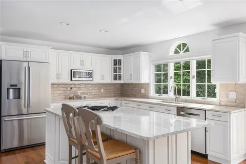 $1,295,000 | 215 Watch Hill Drive, East Greenwich, RI 02818