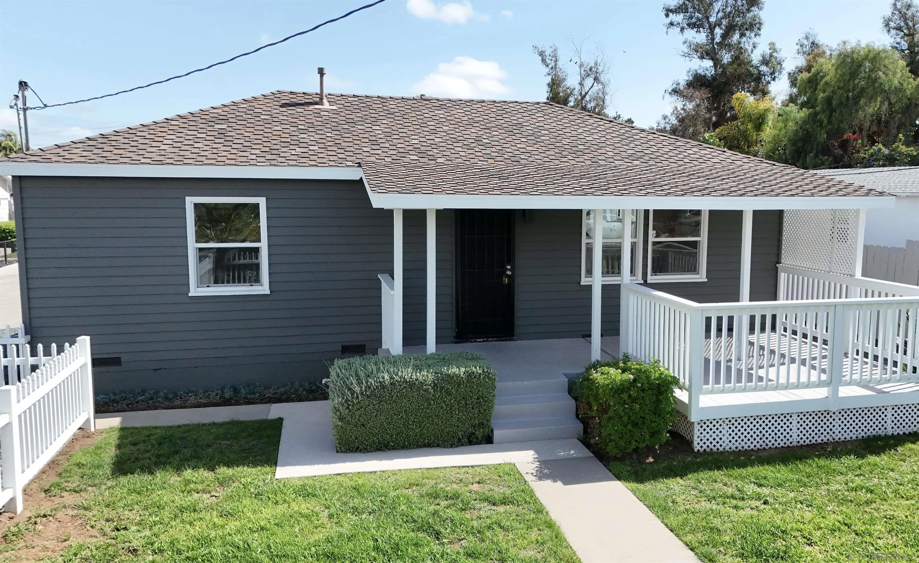 1011 Knowles Avenue Carlsbad, CA 92008 - Photo 2 of 40