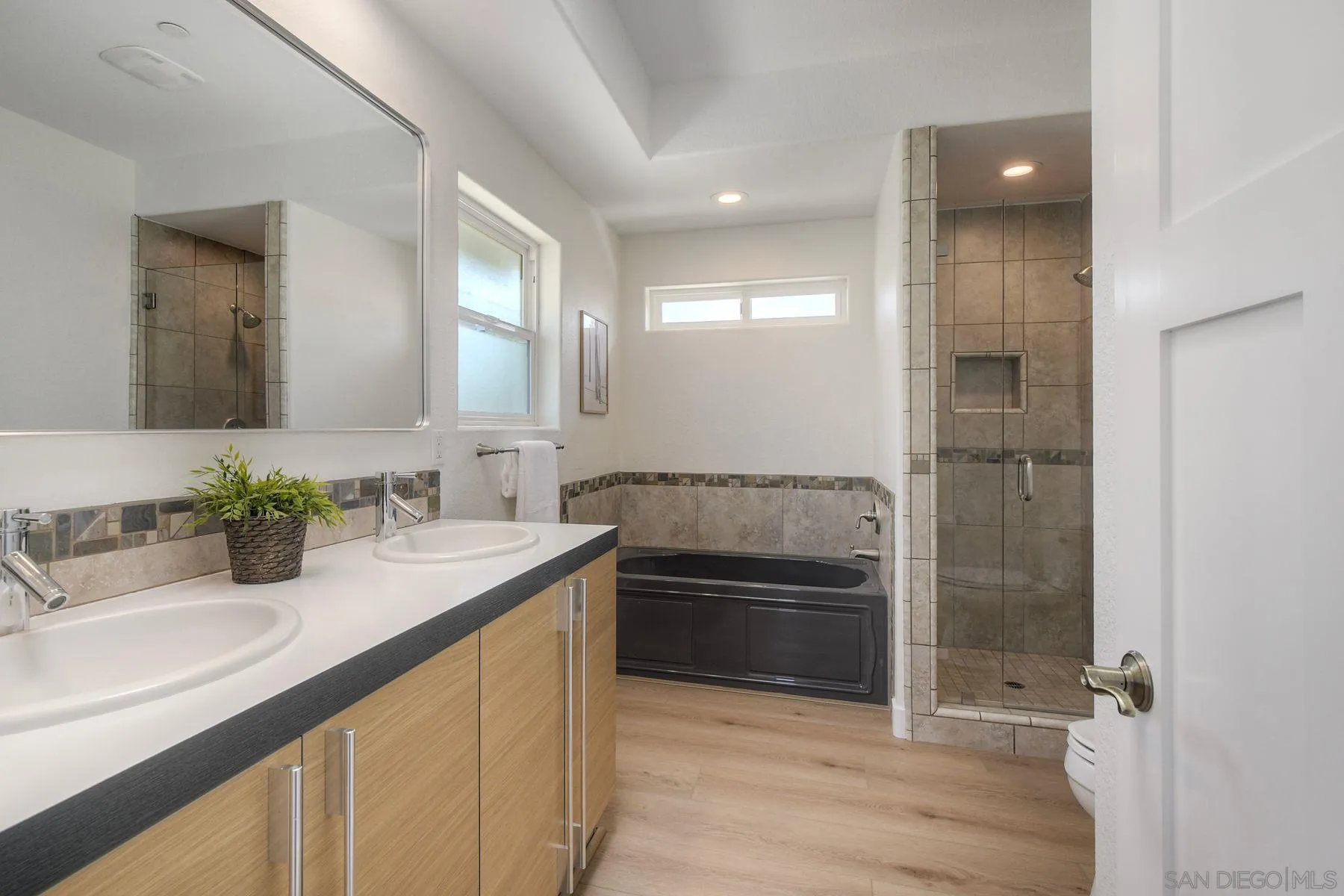 1011 Knowles Avenue Carlsbad, CA 92008 - Photo 33 of 40