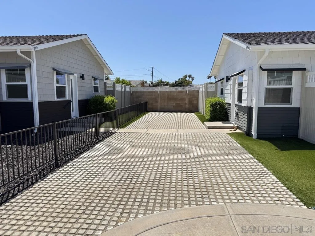 1011 Knowles Avenue Carlsbad, CA 92008 - Photo 40 of 40 RV parking
