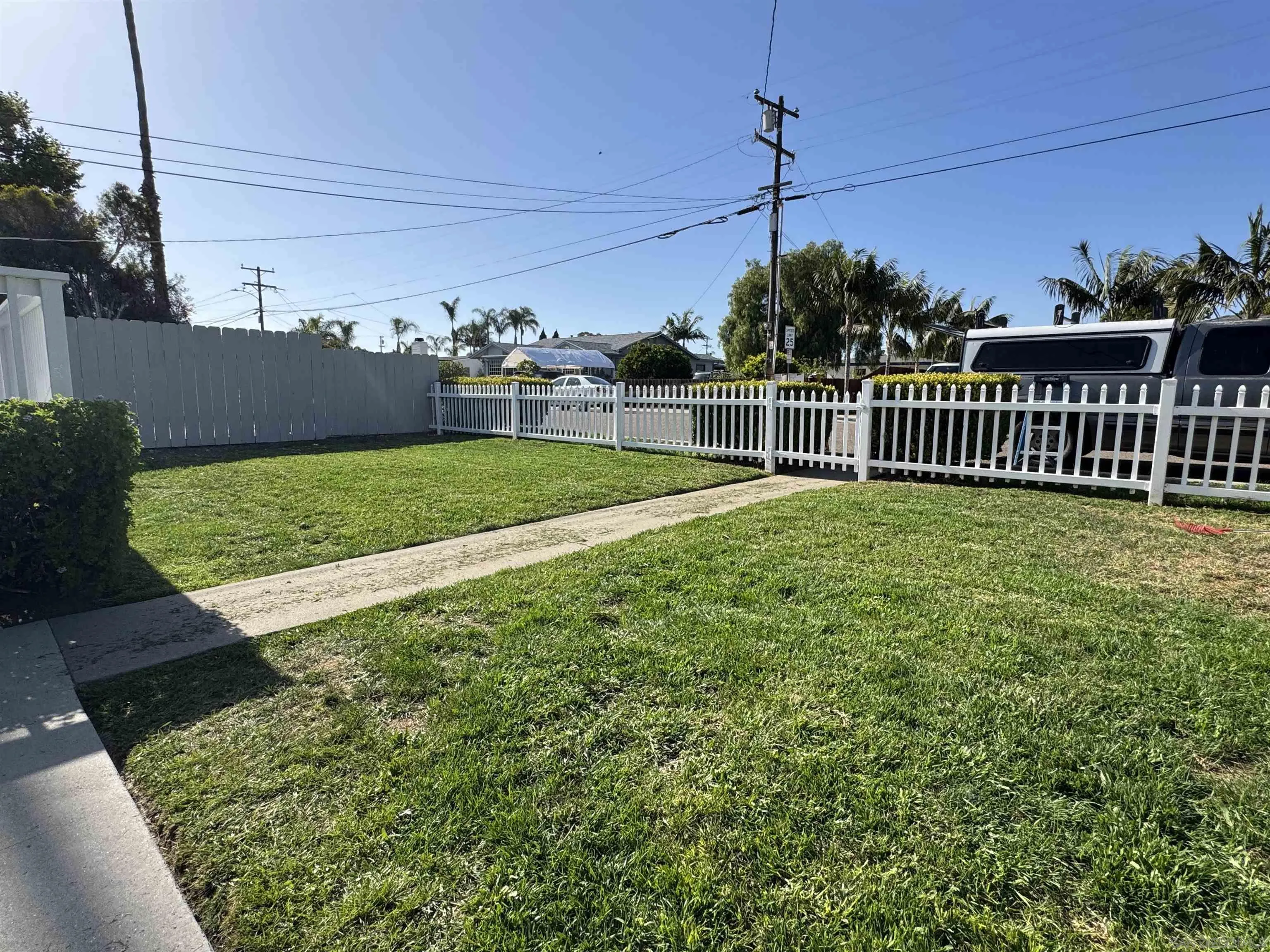1011 Knowles Avenue Carlsbad, CA 92008 - Photo 4 of 42