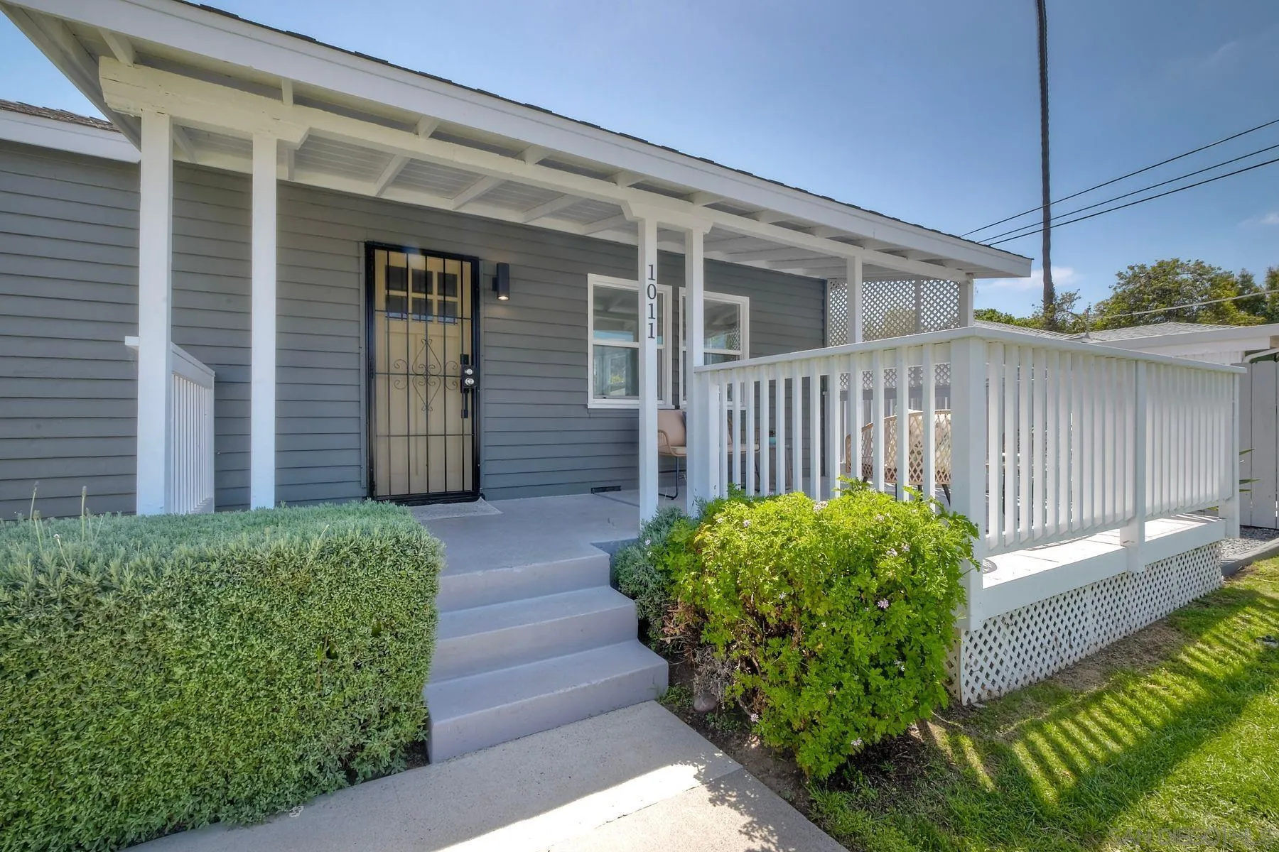 1011 Knowles Avenue Carlsbad, CA 92008 - Photo 4 of 40