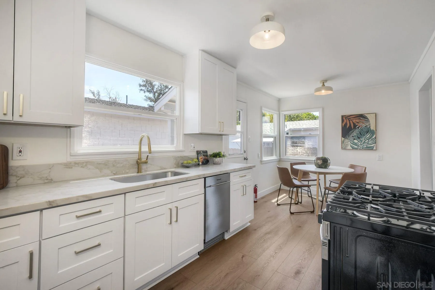 1011 Knowles Avenue Carlsbad, CA 92008 - Photo 9 of 40