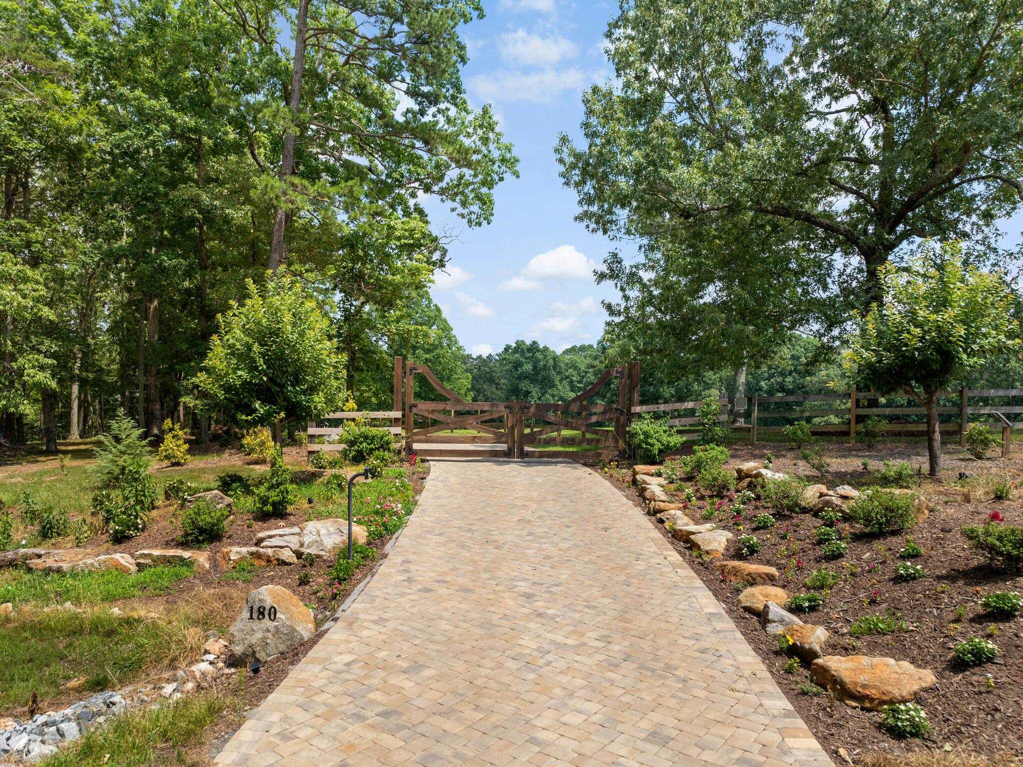 180 Kelseys Mill Road Campobello, SC 29322 - Photo 2 of 37