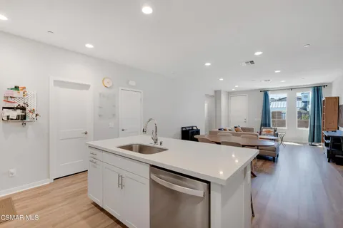 $780,000 | 135 Farmhouse Drive, Unit 3, Simi Valley, CA 93065
