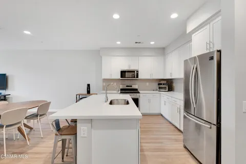 $780,000 | 135 Farmhouse Drive, Unit 3, Simi Valley, CA 93065