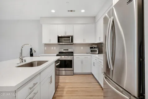 $780,000 | 135 Farmhouse Drive, Unit 3, Simi Valley, CA 93065