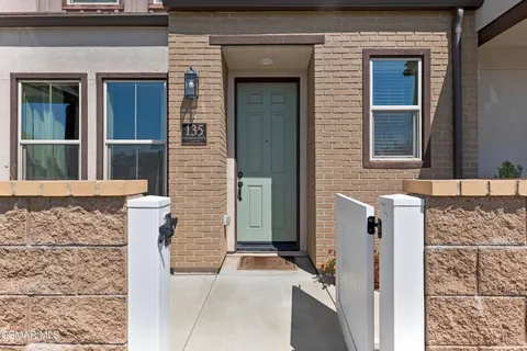 $780,000 | 135 Farmhouse Drive, Unit 3, Simi Valley, CA 93065
