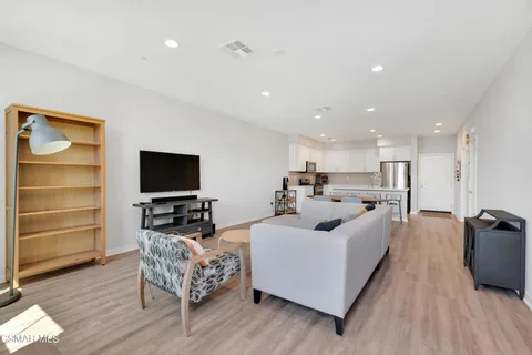 $780,000 | 135 Farmhouse Drive, Unit 3, Simi Valley, CA 93065