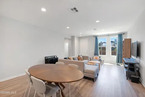 $780,000 | 135 Farmhouse Drive, Unit 3, Simi Valley, CA 93065