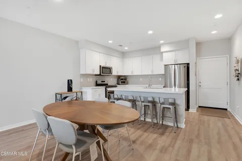 $780,000 | 135 Farmhouse Drive, Unit 3, Simi Valley, CA 93065