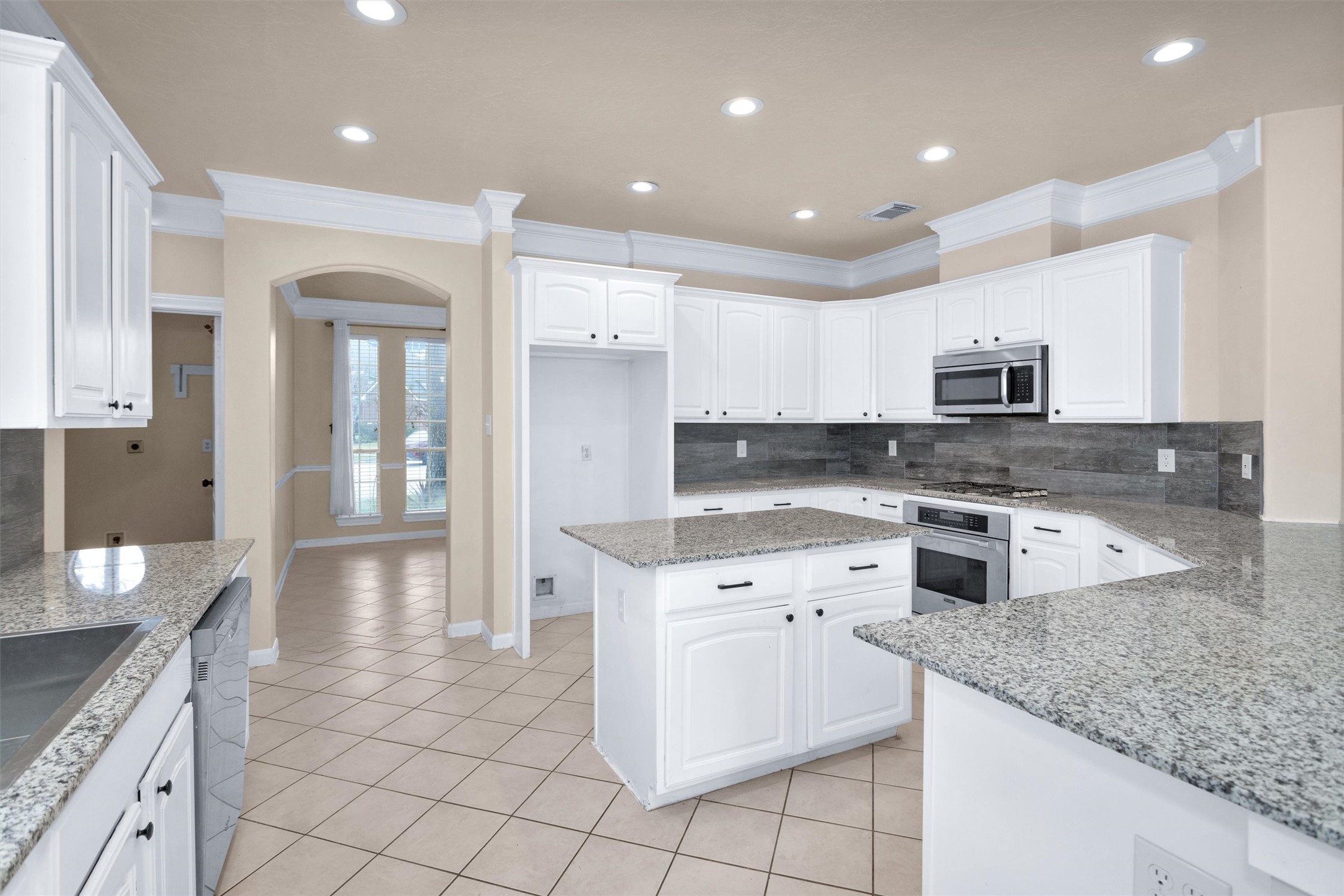 1010 Maple Run Drive Spring, TX 77373 - Photo 17 of 46