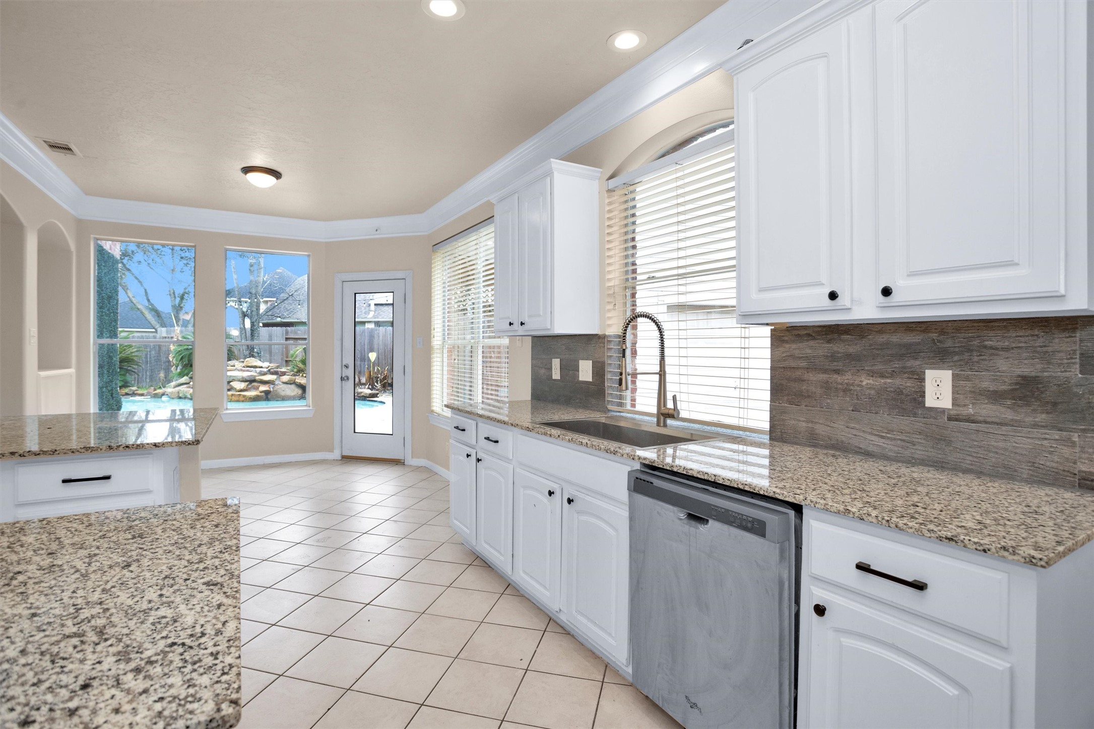 1010 Maple Run Drive Spring, TX 77373 - Photo 20 of 46