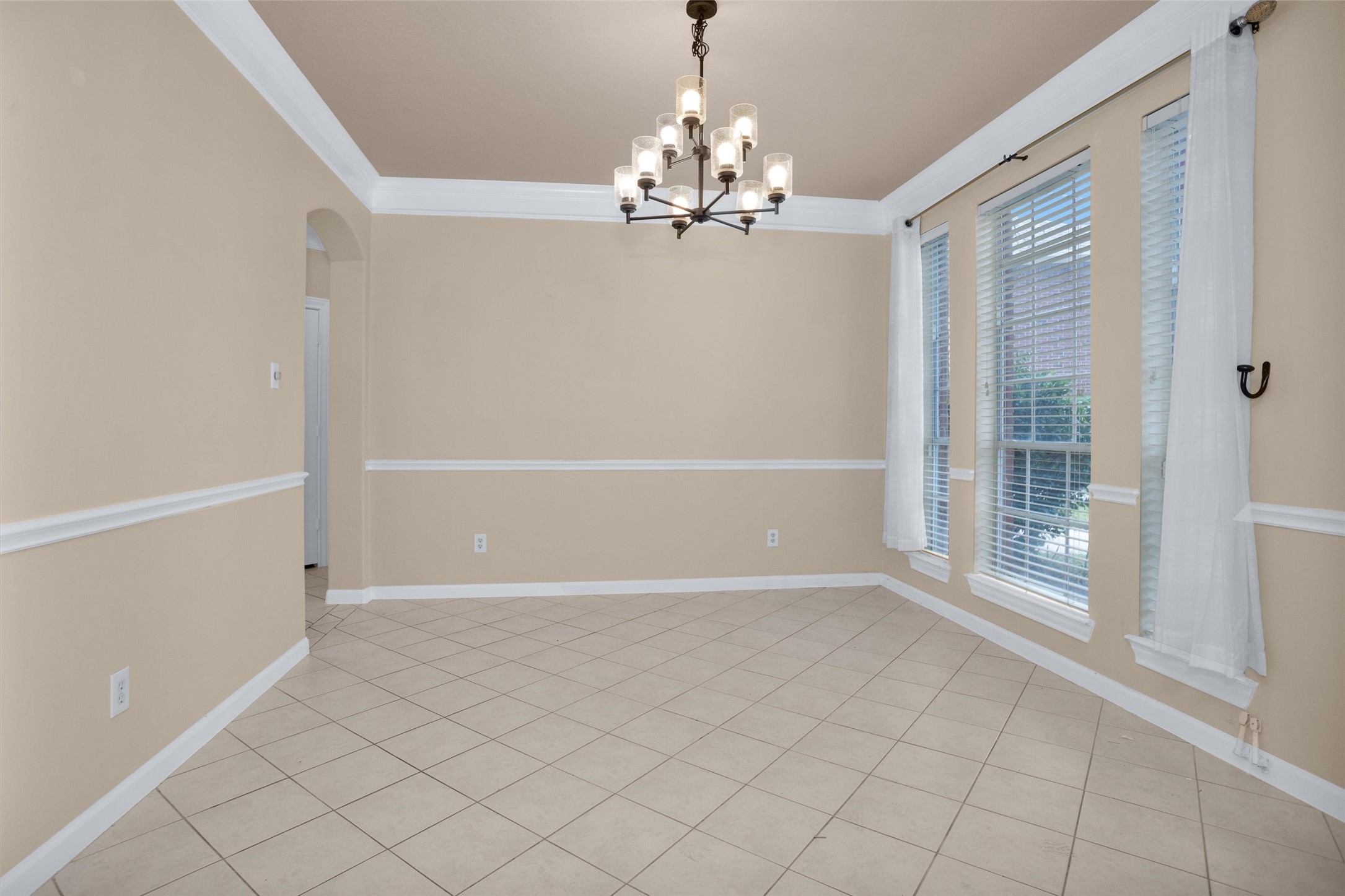 1010 Maple Run Drive Spring, TX 77373 - Photo 7 of 46