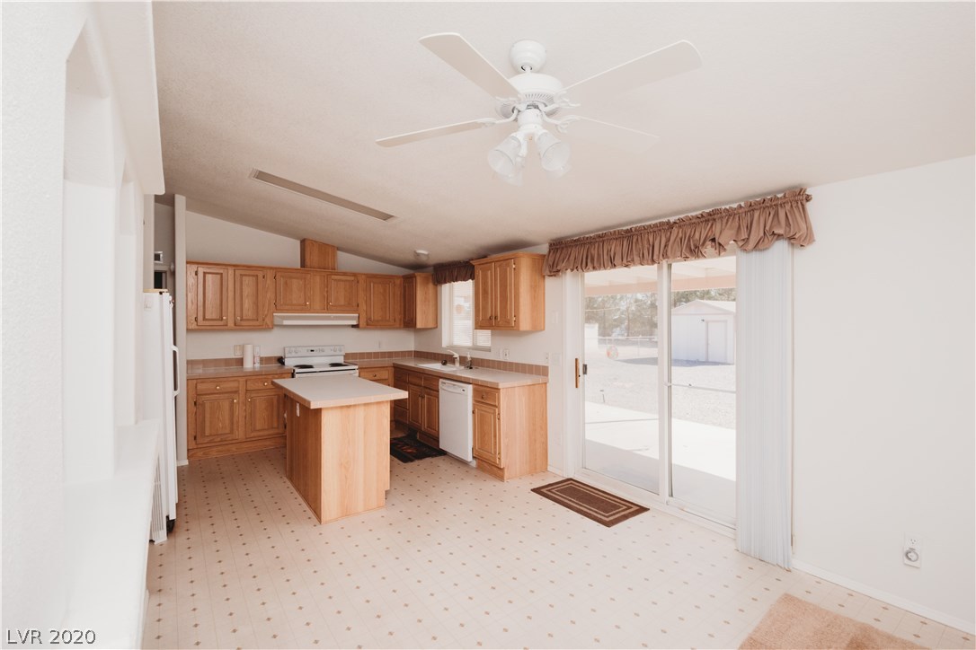 5561 Saddletree Road Pahrump, NV 89061 - Photo 10 of 45 Gallery Image 10
