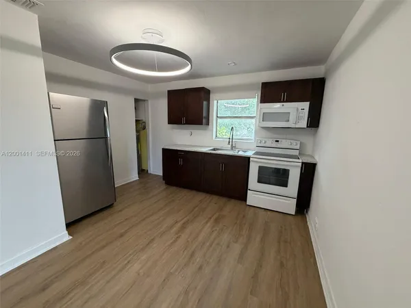 $2,550 | West Flagler, Miami, FL 33126