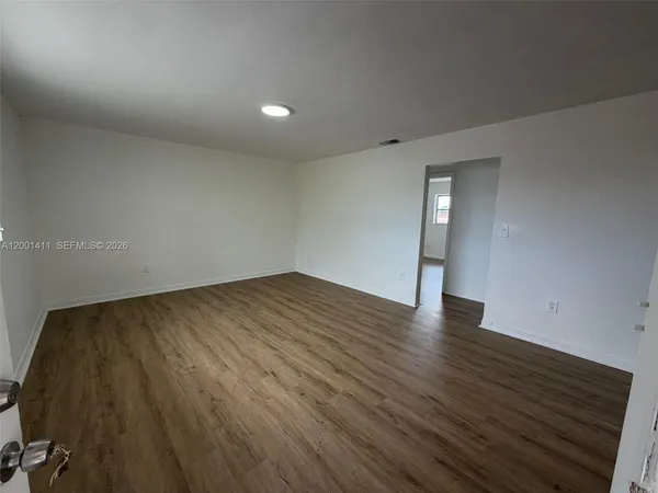 $2,550 | West Flagler, Miami, FL 33126