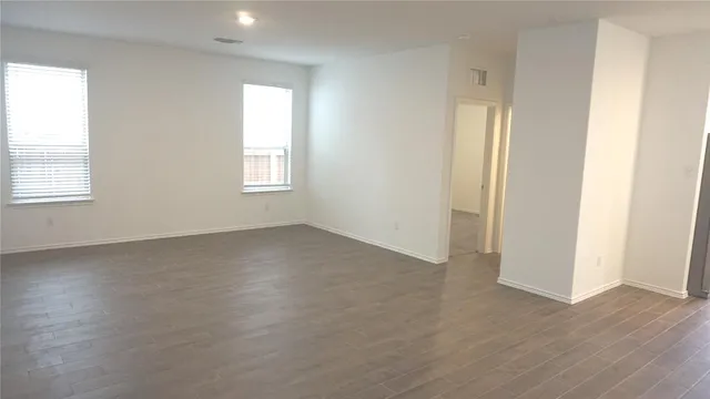 $2,050 | 313 Redonda Drive, Liberty Hill, TX 78642