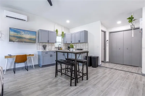 $2,000 | Undisclosed Address, Orlando, FL 32806