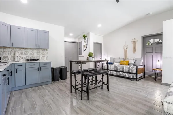 $2,000 | Undisclosed Address, Orlando, FL 32806