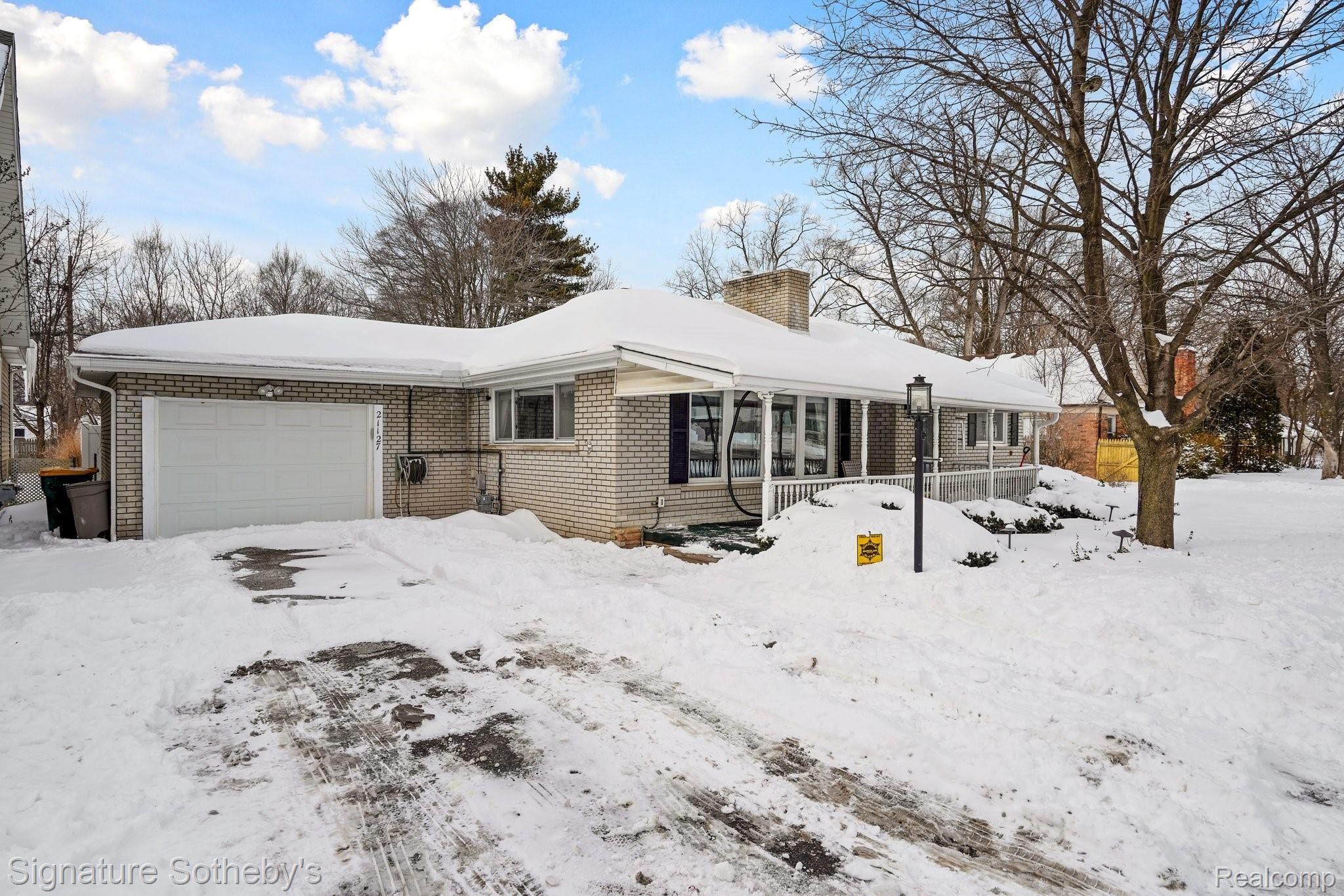 21127 Inkster Road Farmington, MI 48336 - Photo 20 of 24 2-web-or-mls-21127 Inkster Road Farmington Hills - 01.jpg