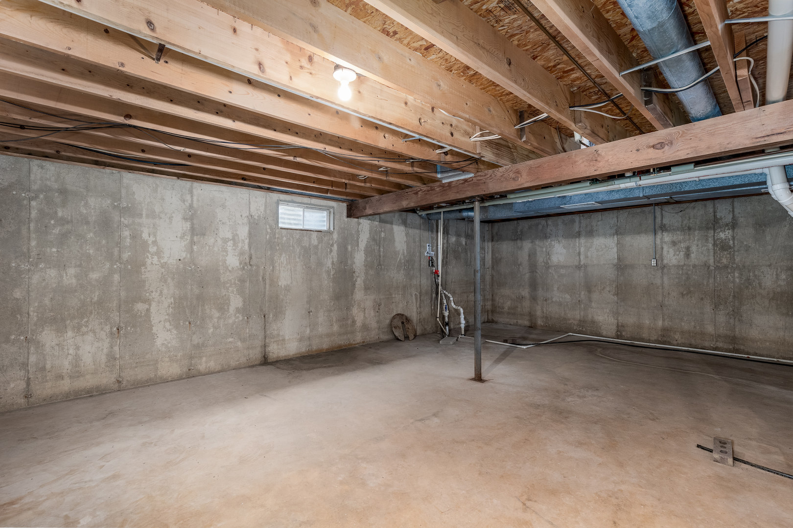 1001 4-H Road Ottawa, IL 61350 - Photo 21 of 25 a view of an empty room
