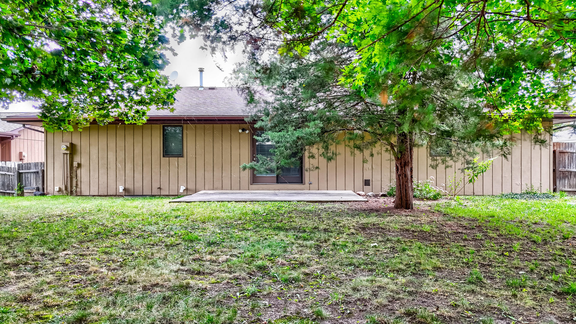 1001 4-H Road Ottawa, IL 61350 - Photo 23 of 25 a house view with a garden space