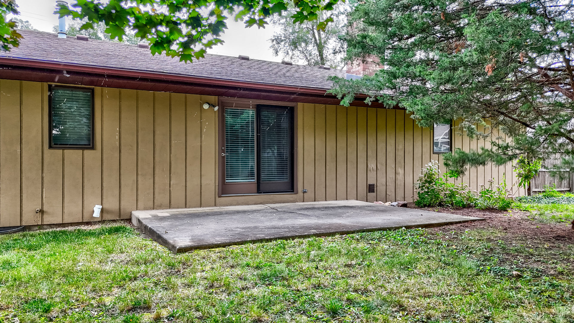1001 4-H Road Ottawa, IL 61350 - Photo 24 of 25 a view of outdoor space and yard