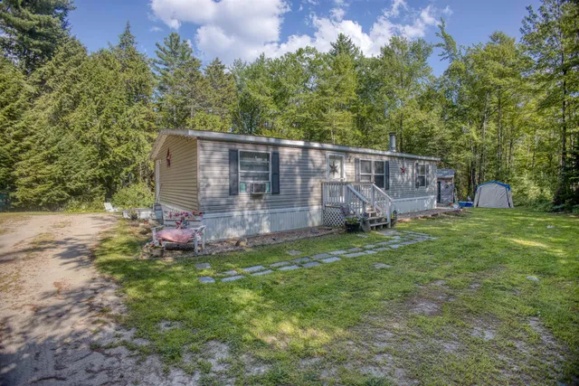$303,000 | 19 Beech River Circle, Ossipee, NH 03814