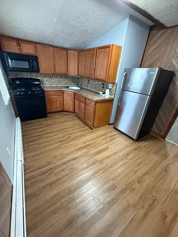 $2,100 | 141 Spruce Street, Unit 2, Lawrence, MA 01841
