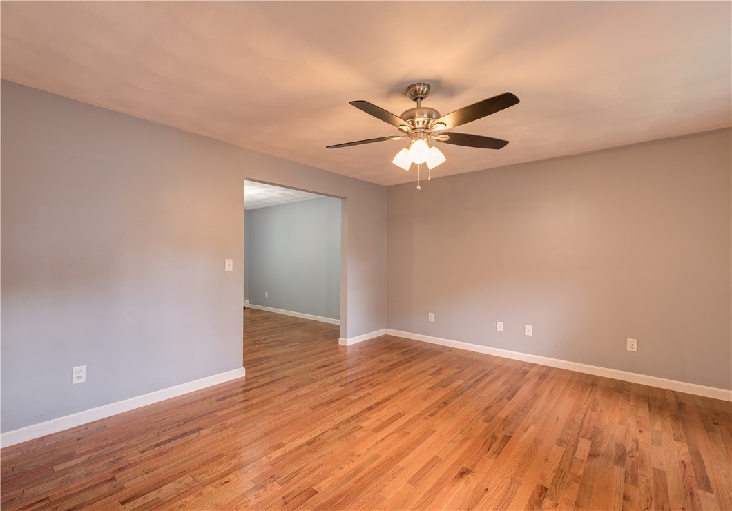 79 Warren Avenue Woonsocket, RI 02895 - Photo 7 of 30 Gallery Image 7
