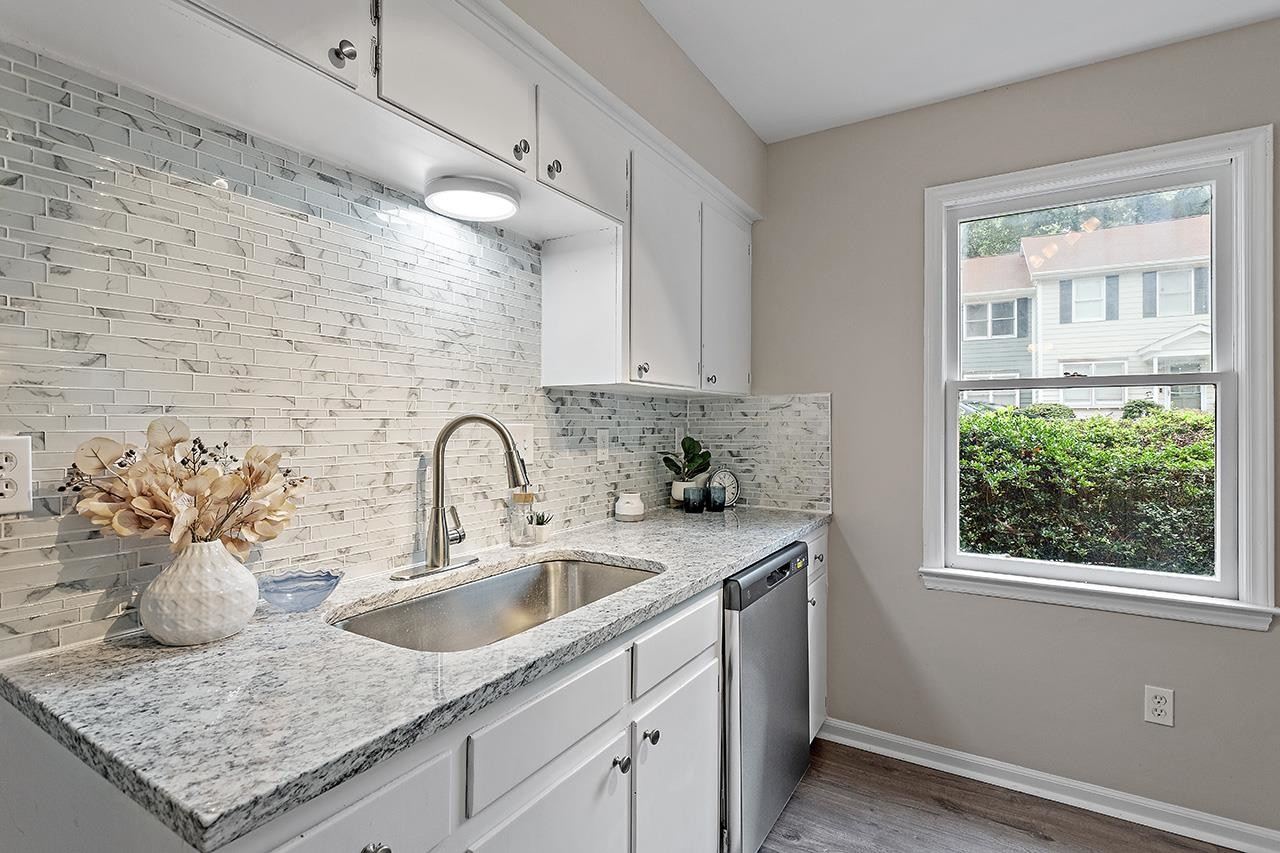 1434 Kent Road Raleigh, NC 27606 - Photo 2 of 24 Photo 2