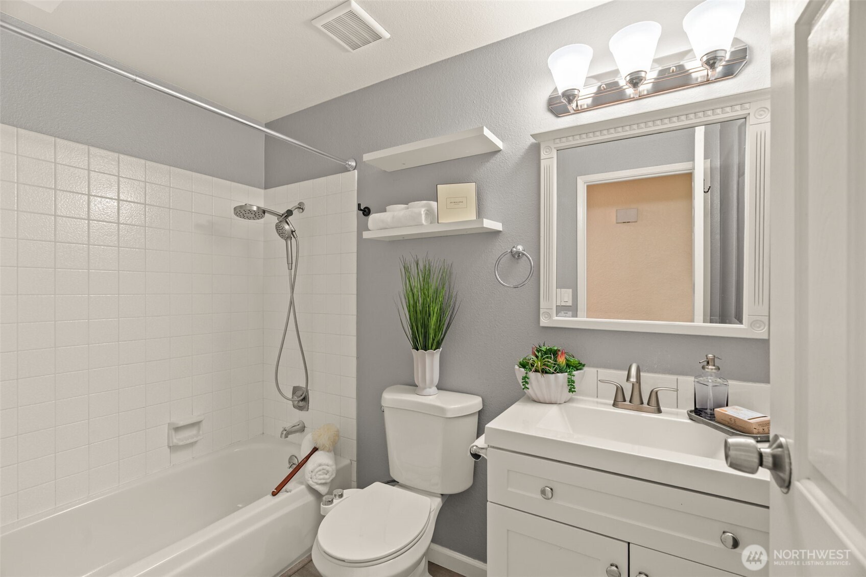 10614 Northeast 149th Street Bothell, WA 98011 - Photo 16 of 28 Gallery Image 16