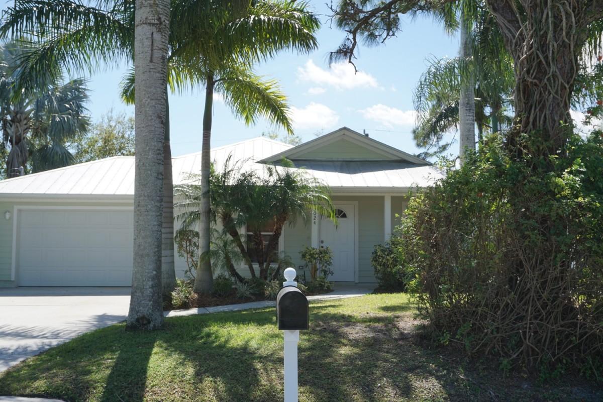 3024 Southeast Orange Tree Place Stuart, FL 34997 - Photo 1 of 21 FRONT