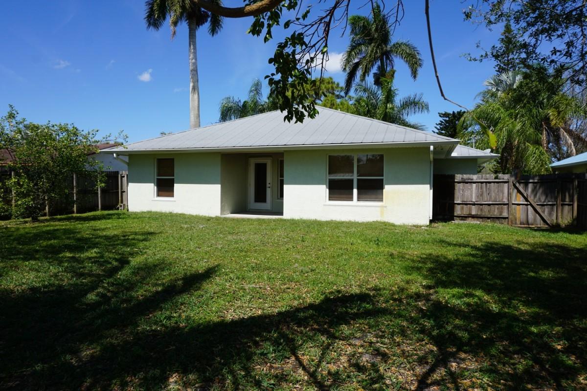 3024 Southeast Orange Tree Place Stuart, FL 34997 - Photo 19 of 21 19