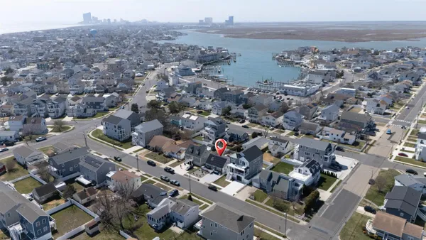 $697,000 | 6 Franklin Place, Brigantine, NJ 08203
