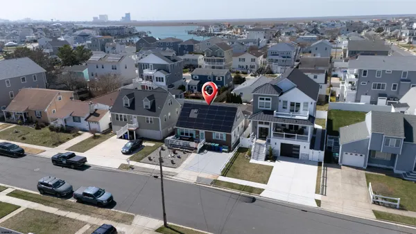 $697,000 | 6 Franklin Place, Brigantine, NJ 08203