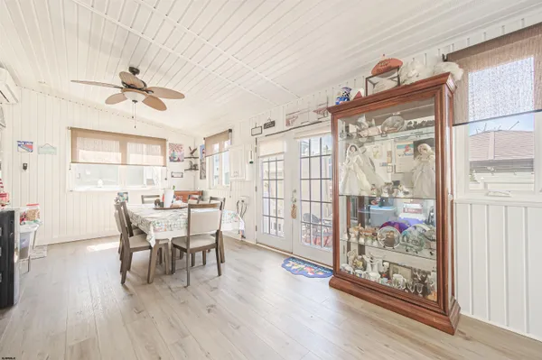 $697,000 | 6 Franklin Place, Brigantine, NJ 08203