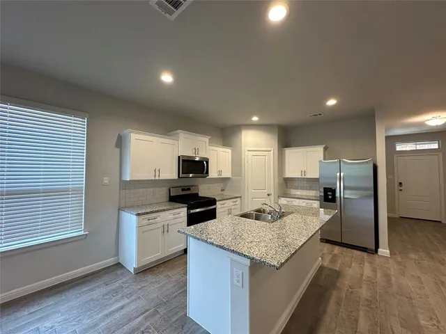 $2,250 | 413 Passenger Trail, Fort Worth, TX 76131