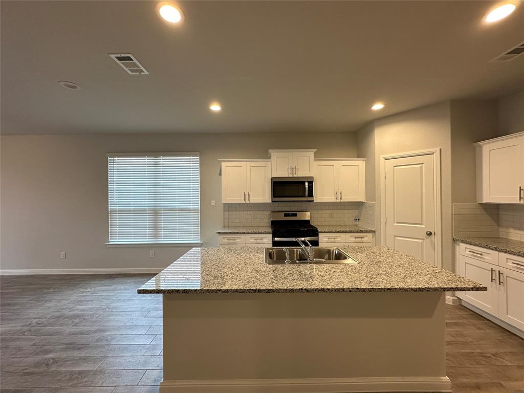 413 Passenger Trail Fort Worth, TX 76131 - Photo 11 of 36