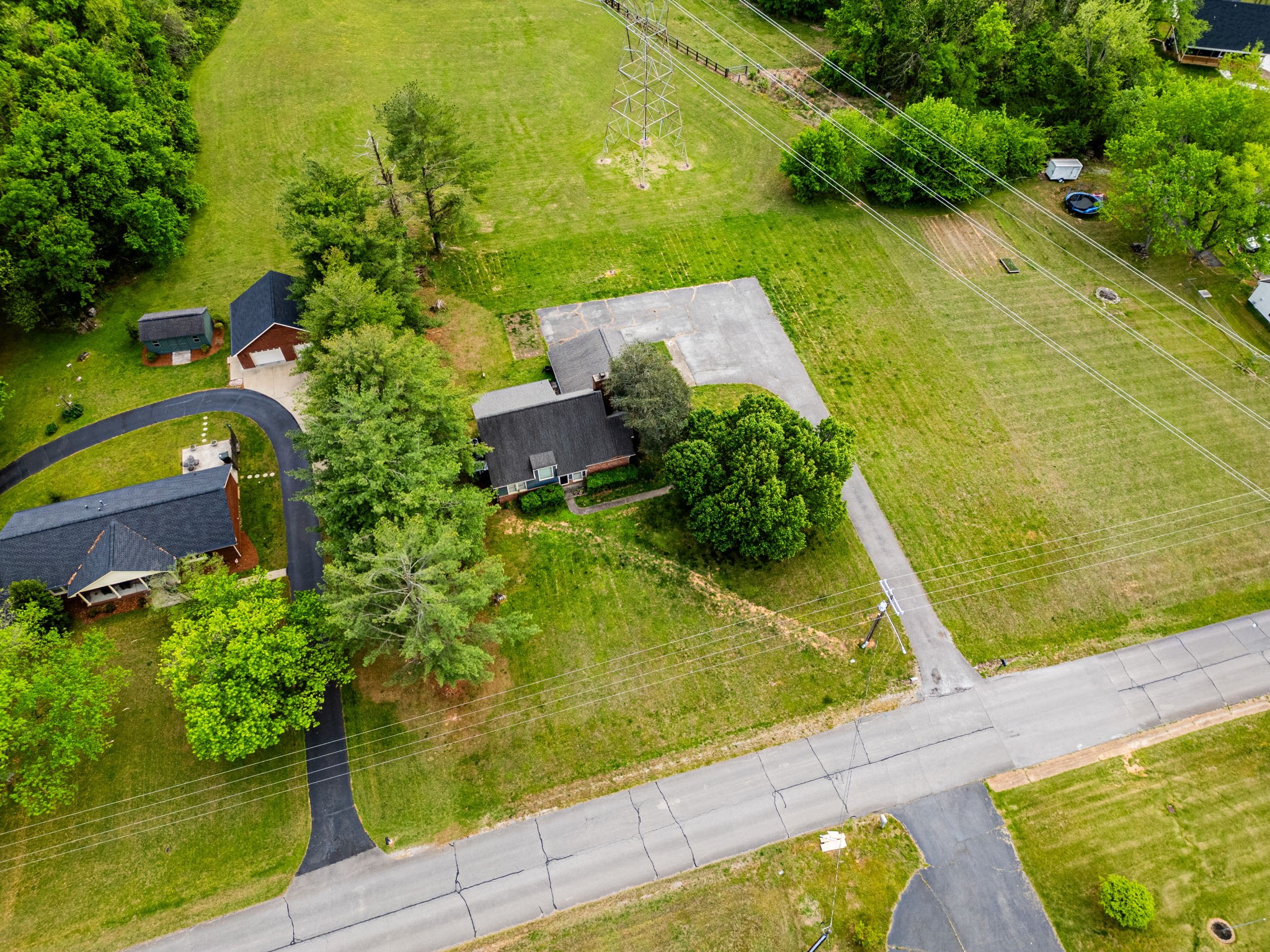 674 Lakeside Drive Springfield, TN 37172 - Photo 2 of 44