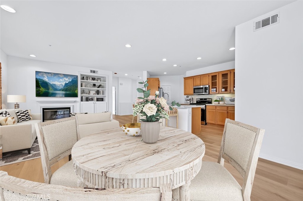 447 Ridgeway Irvine, CA 92620 - Photo 22 of 88 Virtual Staged