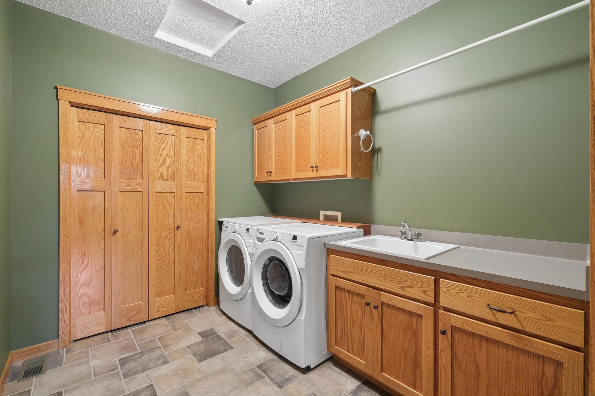 1317 Waters Path Woodbury, MN 55129 - Photo 20 of 37